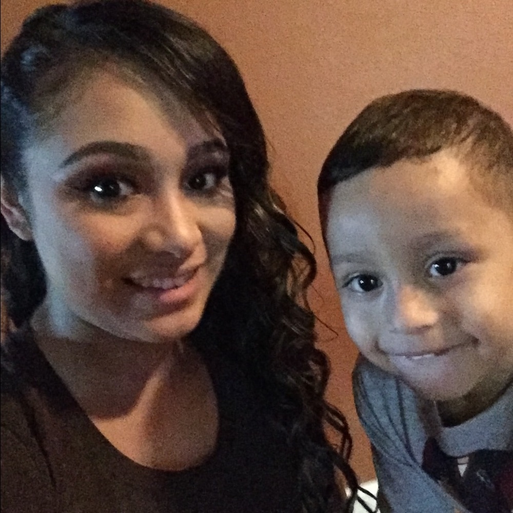 Meet your Posher, Yoreli