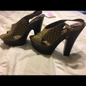 Jessica Simpson green studded platform heels