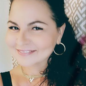 Meet your Posher, Yolanda