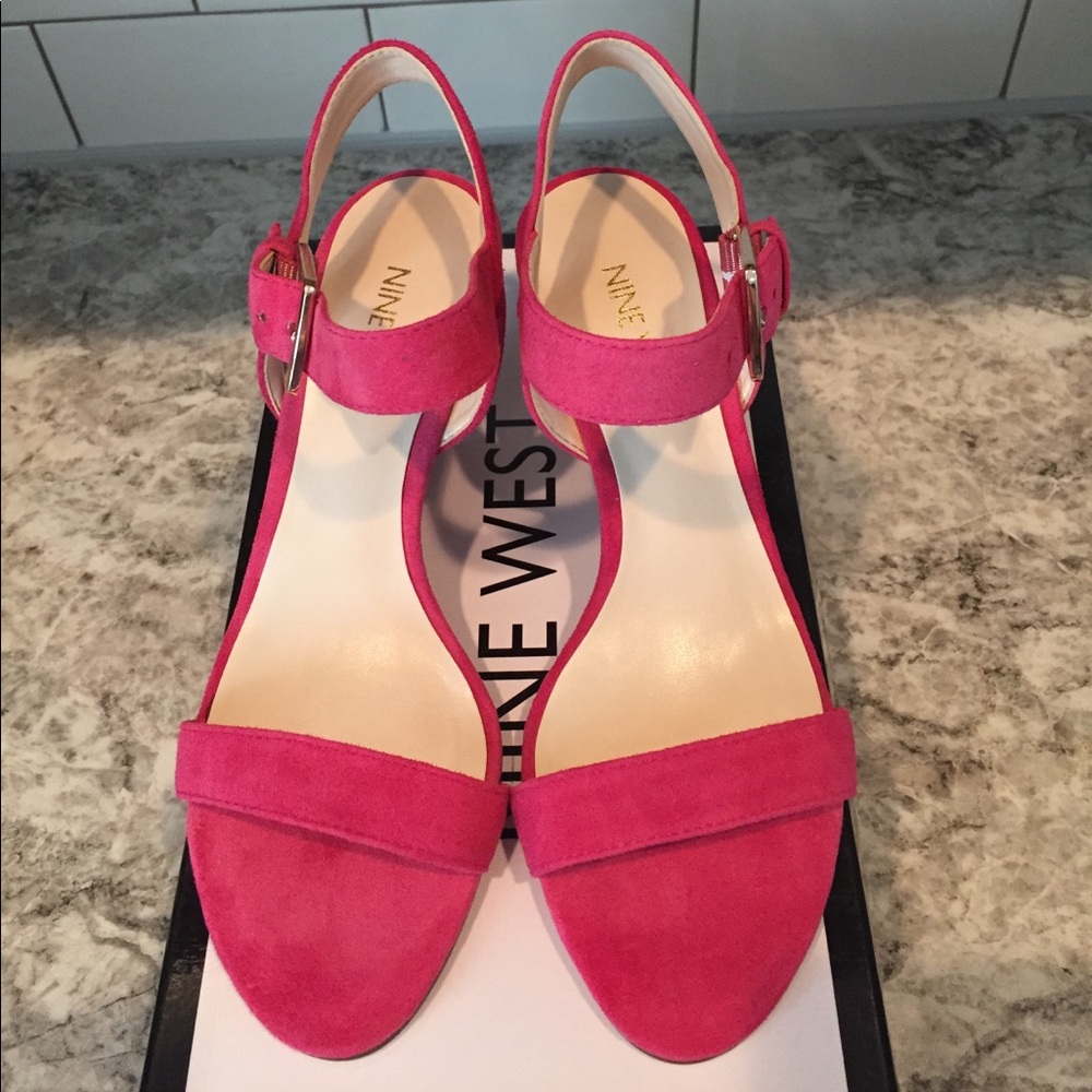 New Nine West pink suede wedge sandals size 5