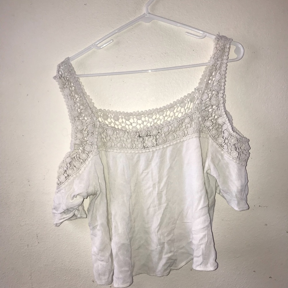 Sold 🚫white lace top crop