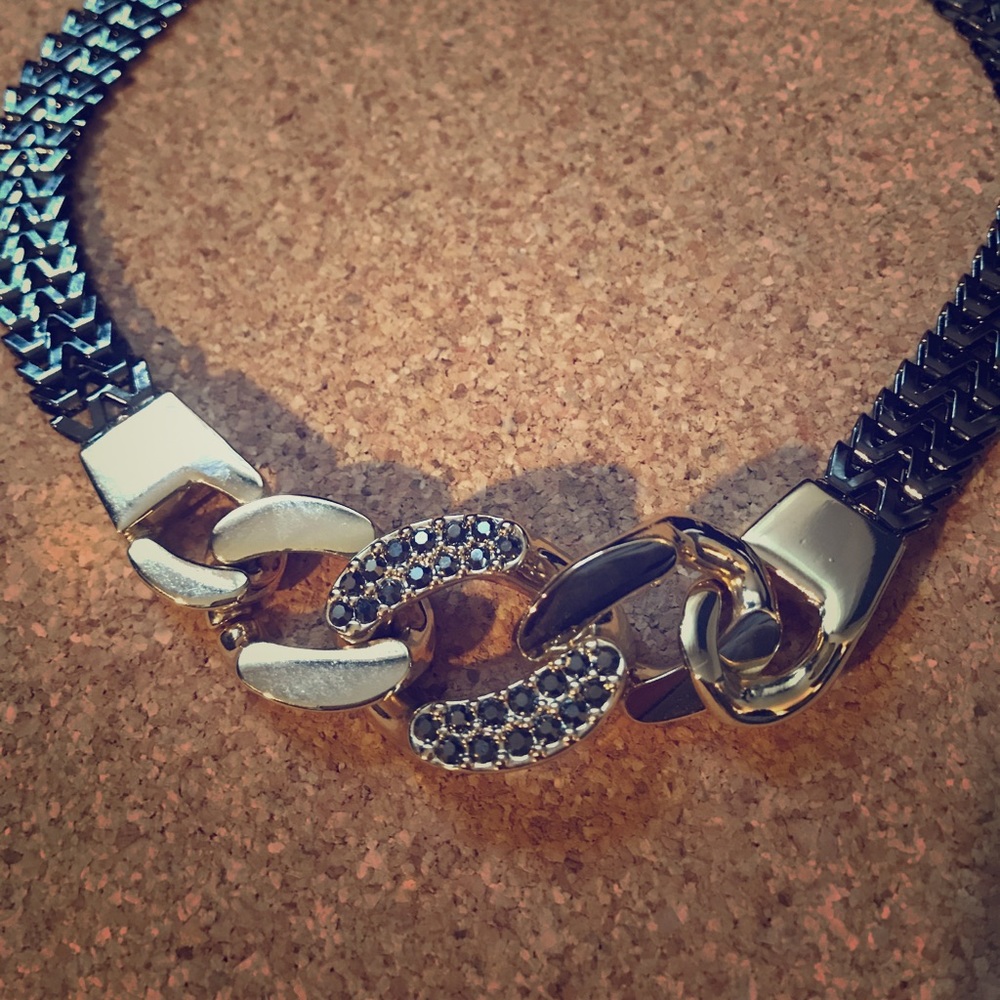 Metal choker.