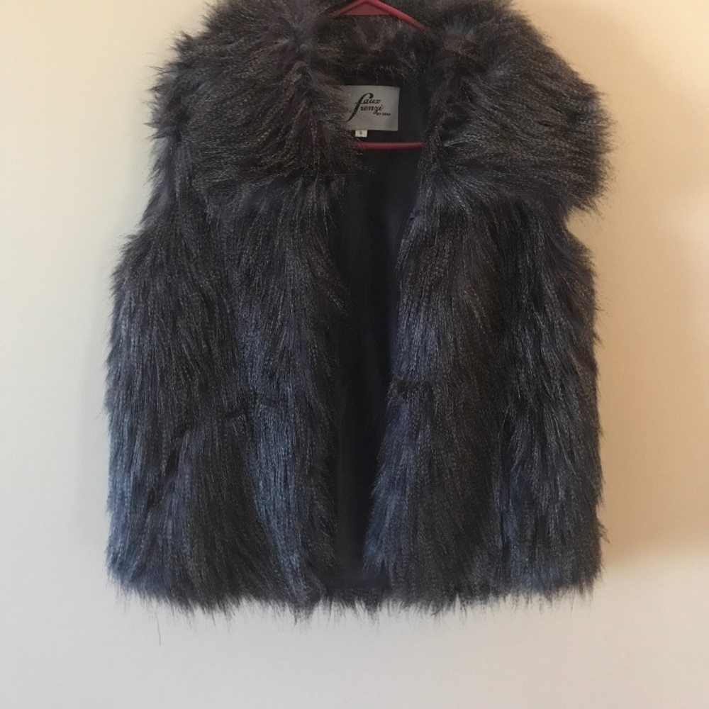 Faux Fur Vest perfect for fall.