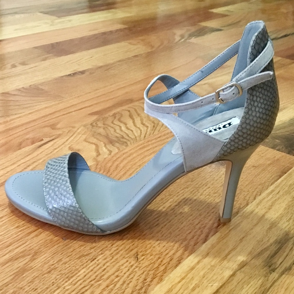 🍬NWOT! Dune London Cross Strap Stiletto Sandal 👠