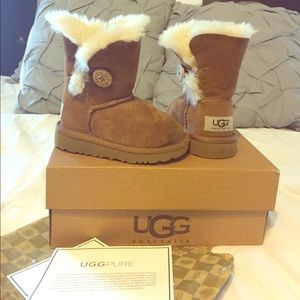 Kids Bailey Button Uggs