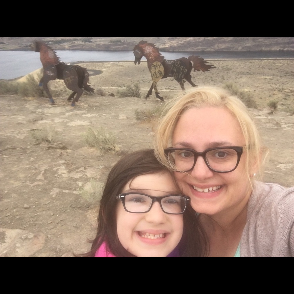 Meet your Poshers, Karla and Riley