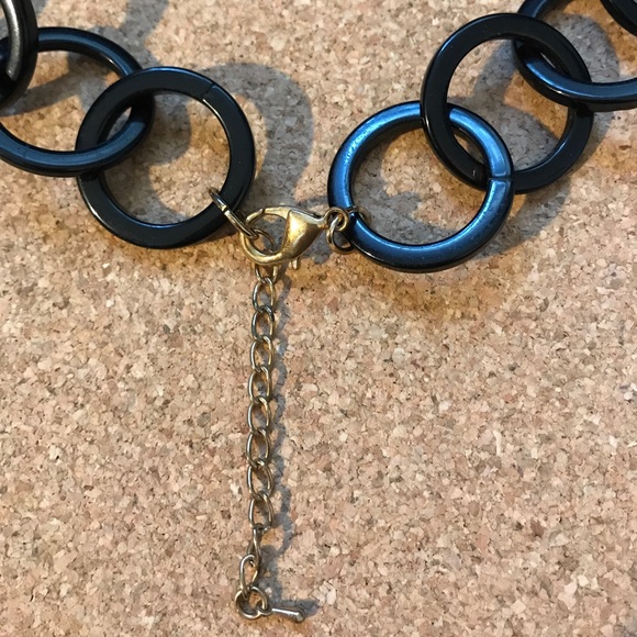 Floral statement - Picture 3 of 3