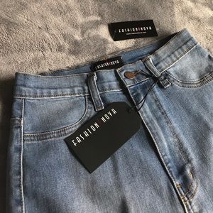 BRAND NEW Fashion Nova High Waisted Jeans