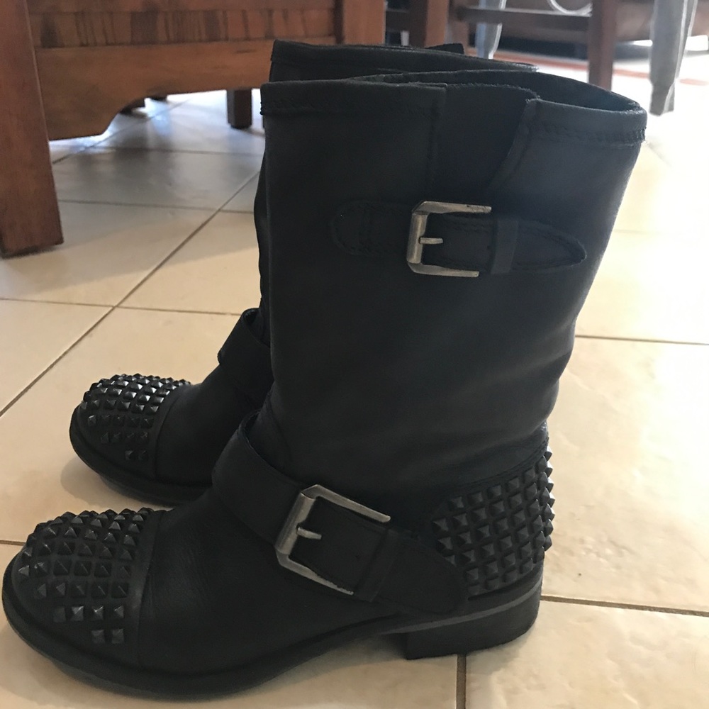 Steve Madden Ankle Boots Size 7 Womans