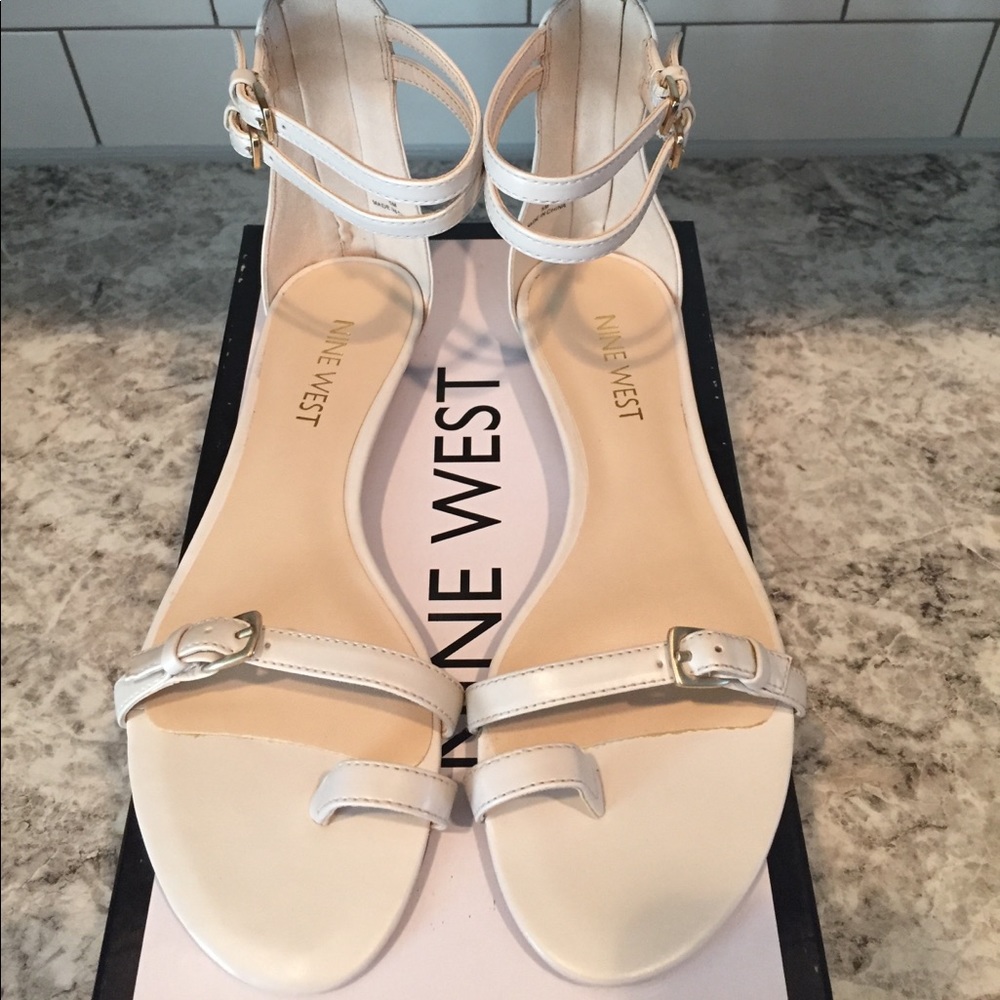 New Nine West sandals, off white, size 5