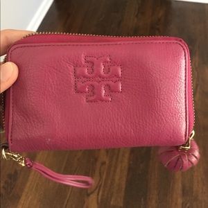 Tory Burch Thea Smartphone Wristlet.