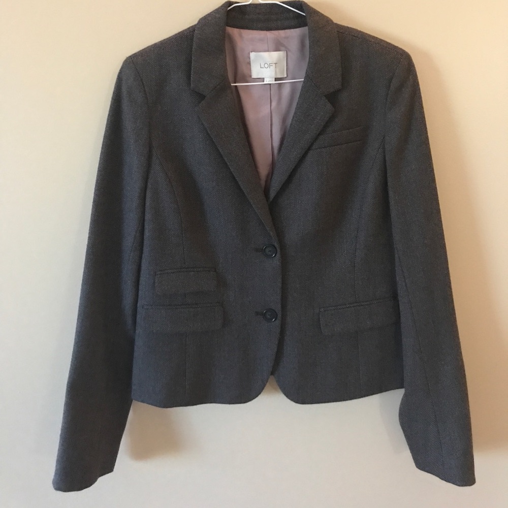 Loft Blazer size 4.  Perfect for fall.