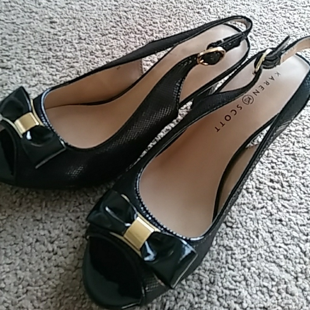 Karen Scott size 8 shoes