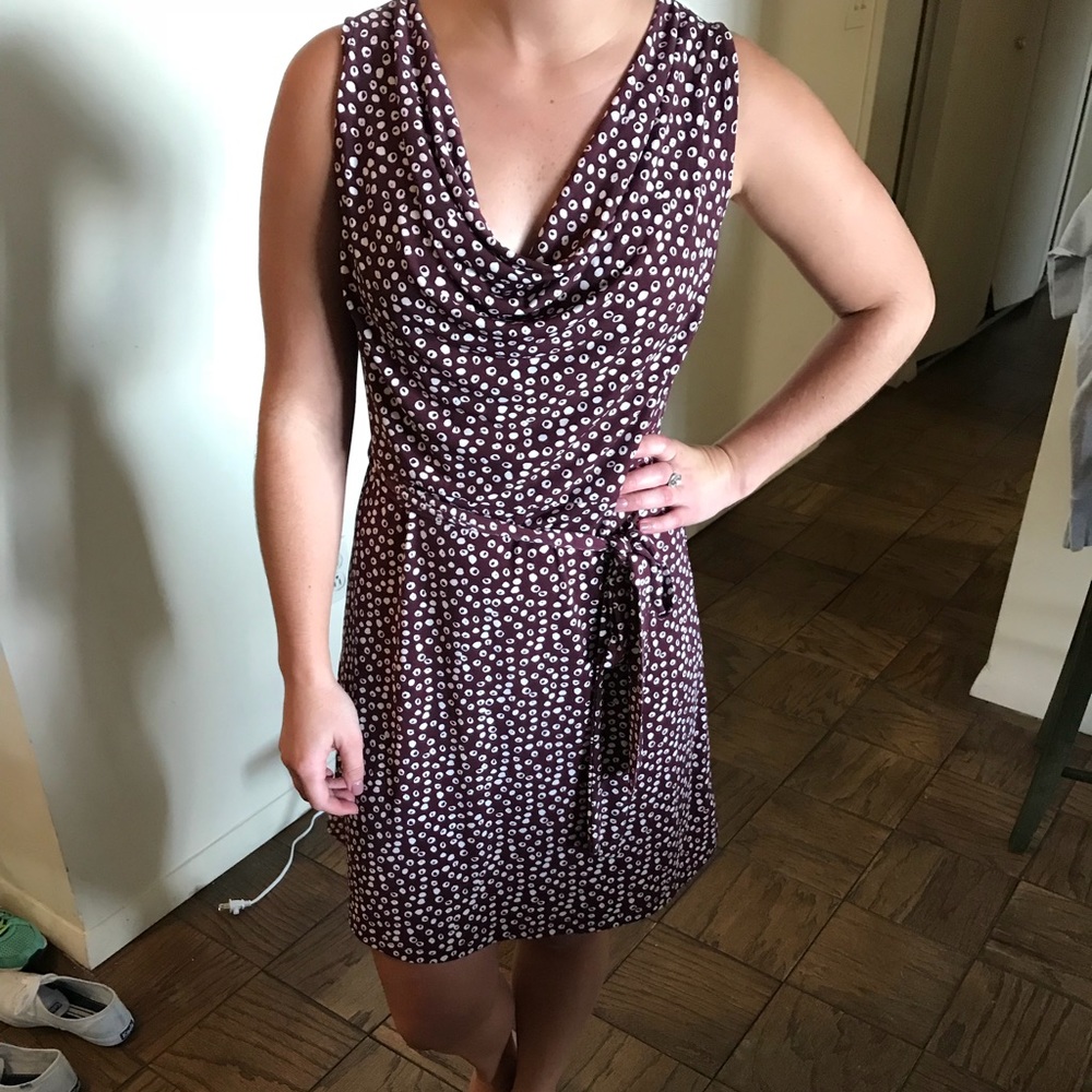 Adorable maroon dress perfect for work