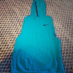 Nike men’s kangaroo pocket hooded sleeveless top