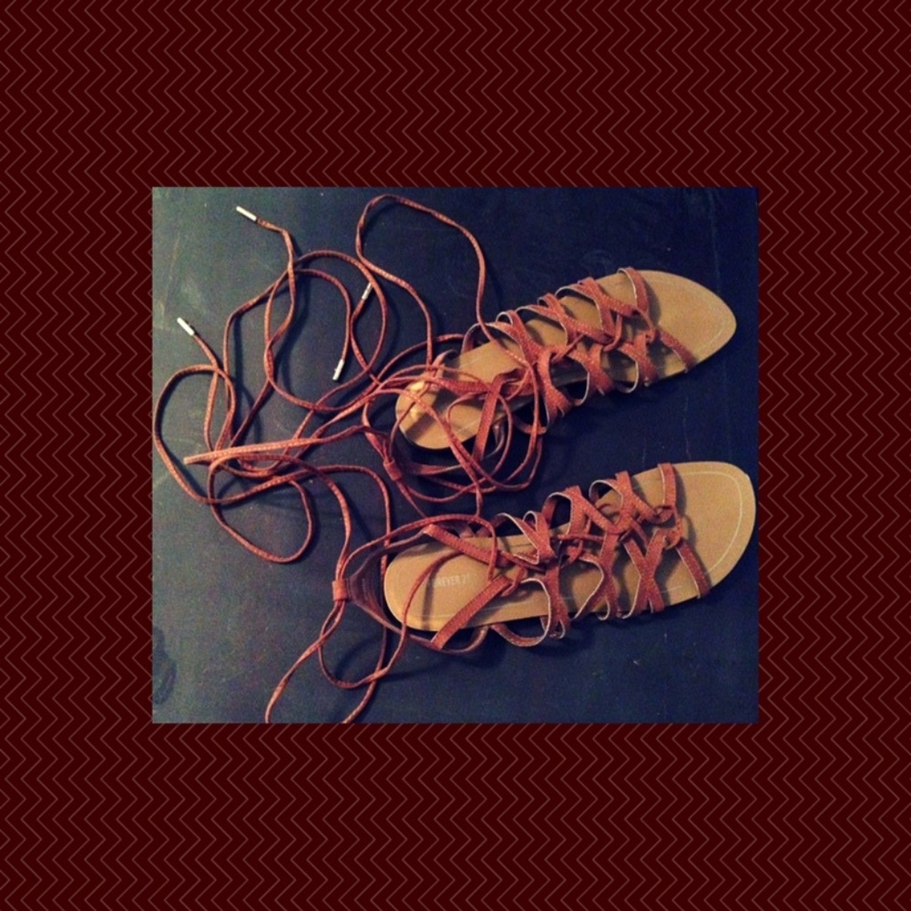 Gladiator sandals, flat, tan.