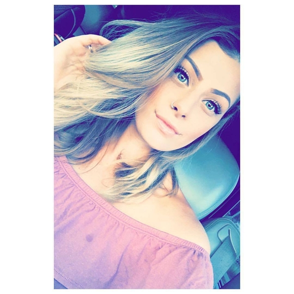 Meet your Posher, Colleen - Picture 1 of 1