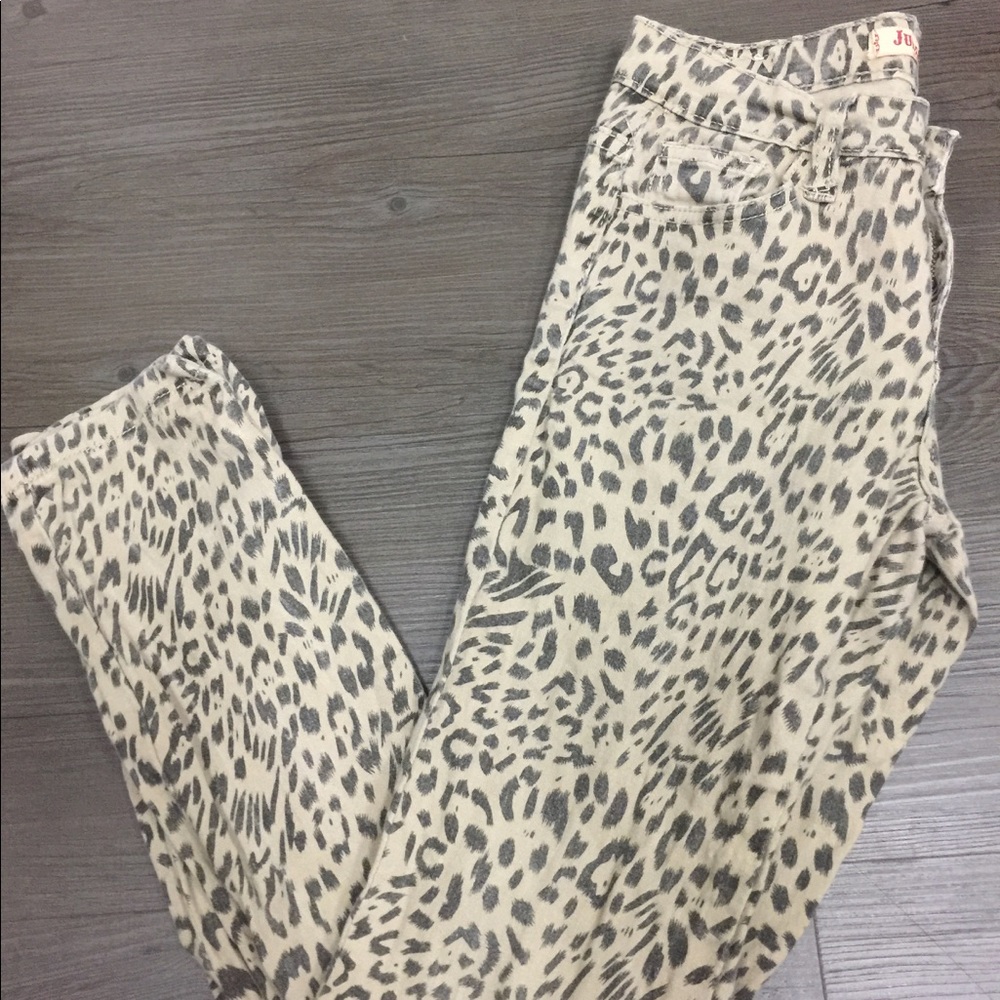 Leopard print skinny pants