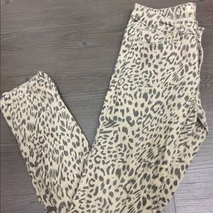 Leopard print skinny pants