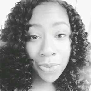 Meet your Posher, Donnica