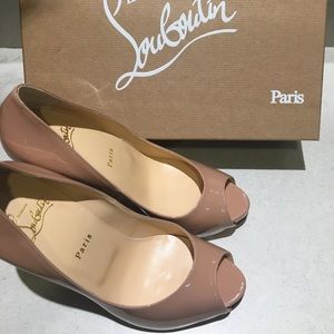 Christian Louboutin New Very Prive Pump Nude 39.5