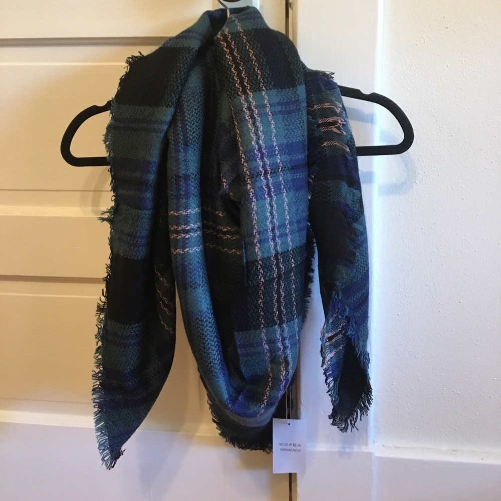 Green and blue blanket scarf