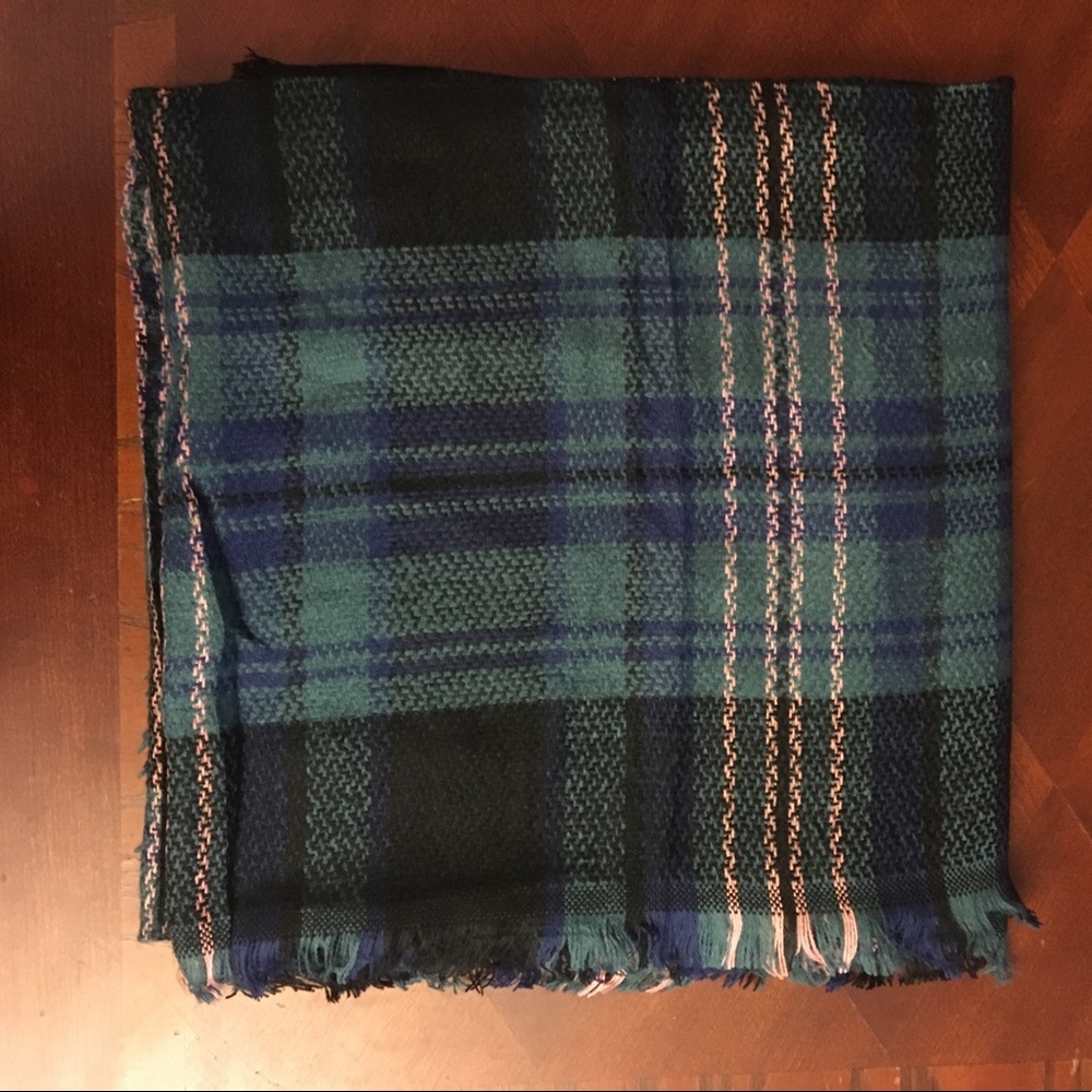 Green and blue blanket scarf - Picture 2 of 2