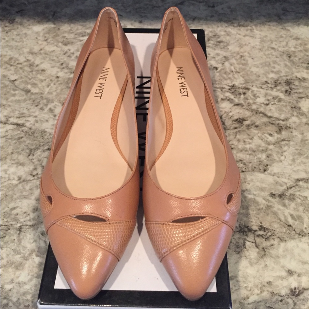 New Nine West light brown/tan flats, size 5.5