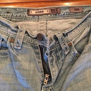 Size 30S Aiden Buckle Brand Jeans
