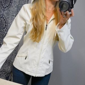 Fitted Off-White Weather Tamer Rain Jacket Size: S