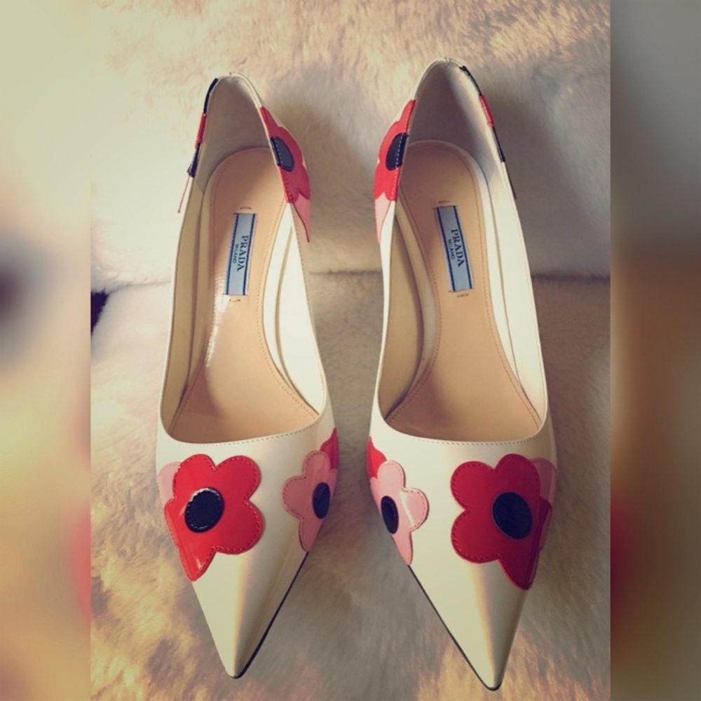 Vernice Fiori Patent Leather Floral White Pumps