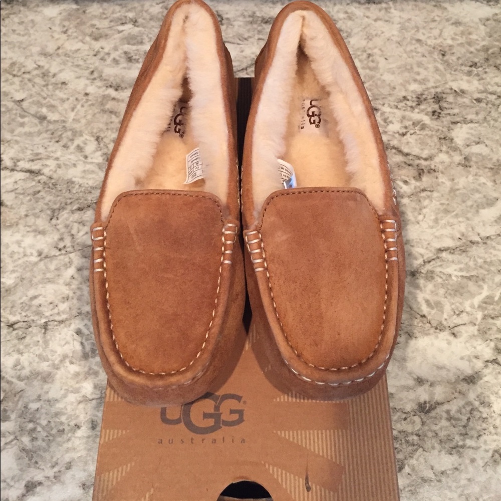 Brand new UGG Ansley slippers, chestnut, size 5