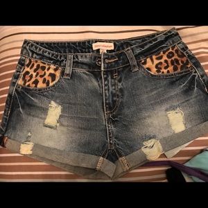 Size small closet candy women’s shorts