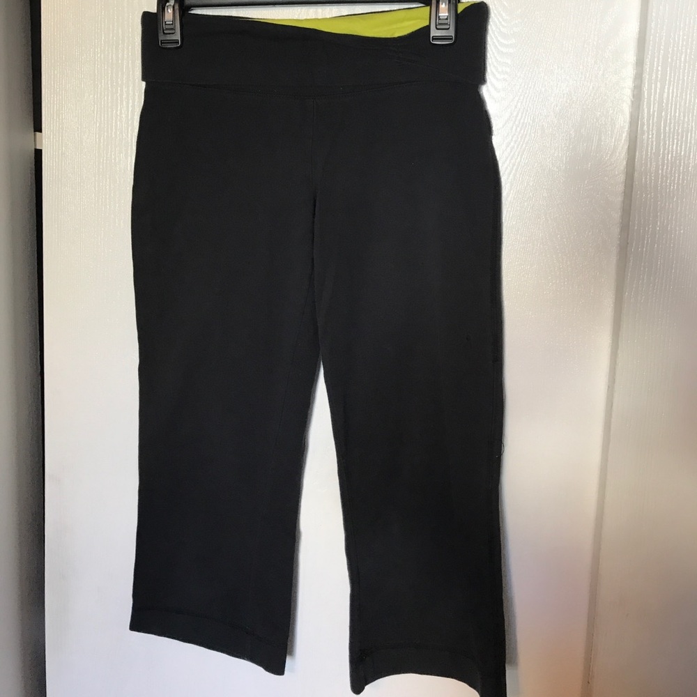 SO black capri pants