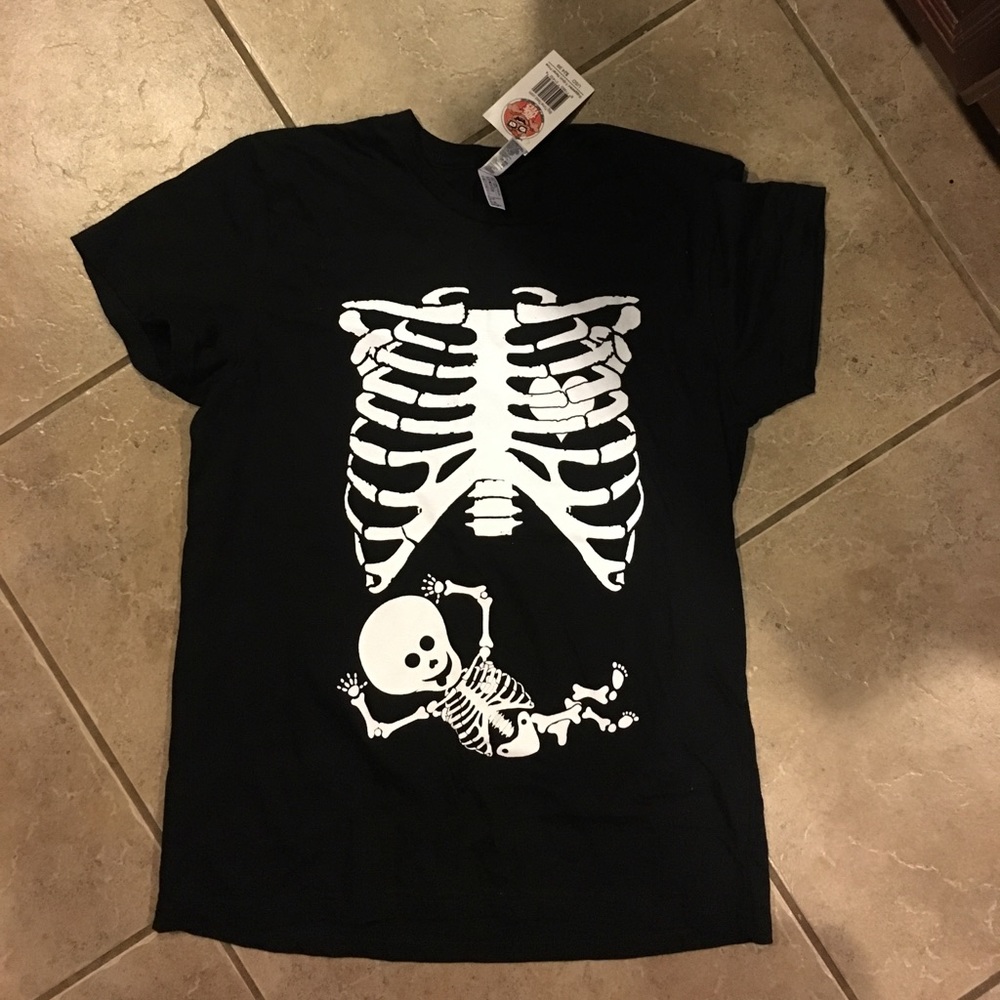 Halloween Pregnant Skeleton T-Shirt! NWT!