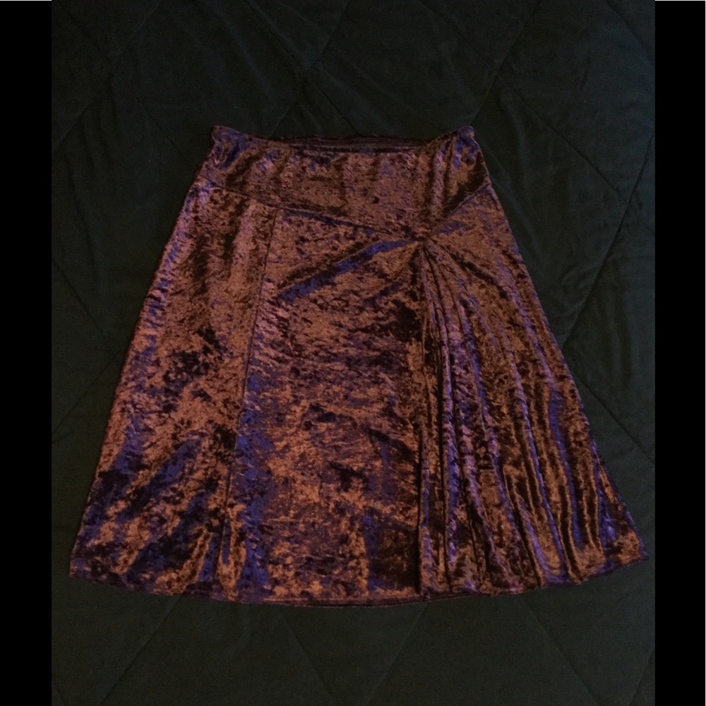 Gorgeous violet velvet skirt😍
