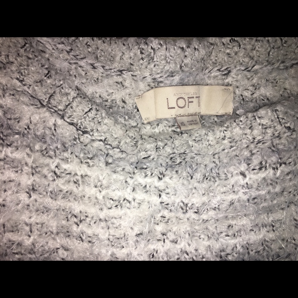 Loft Sweater🎀 - Picture 2 of 3