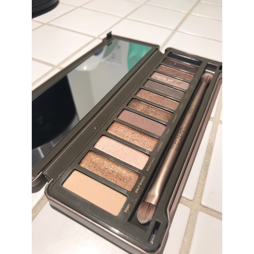 Naked 2 Palette with original brush