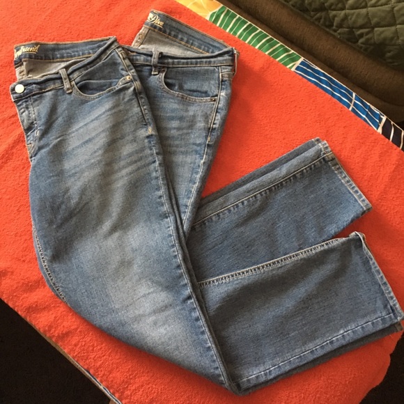 2 Pair Old navy Jeans - Picture 2 of 4