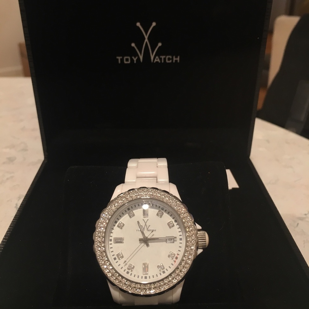ToyWatch  Women's 32208-WH ClassicCollectionWatch