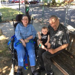 Meet your Posher, Amista