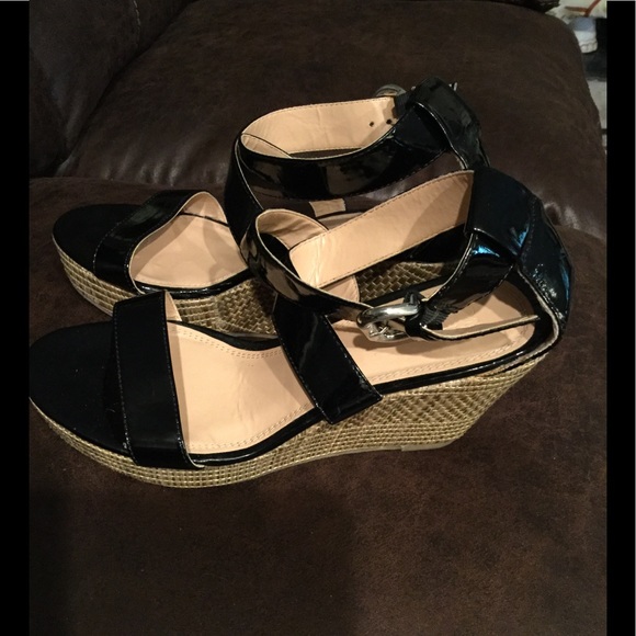 Black Strap Wedge Women Shoes - Picture 2 of 3