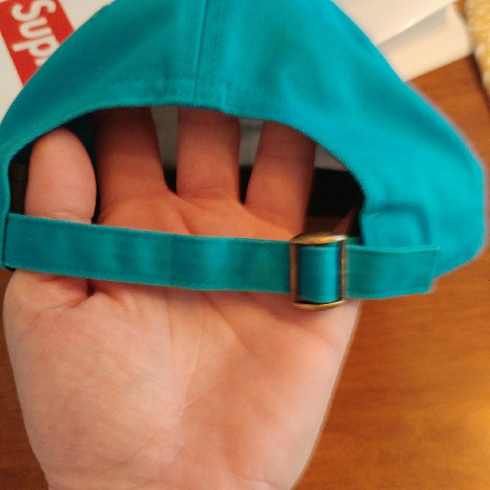 AUTHENTIC Supreme hat - Picture 2 of 3