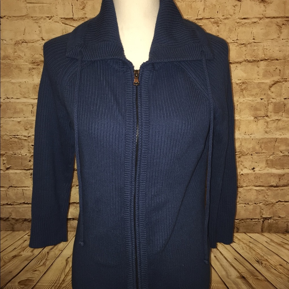 Sweater with front zip