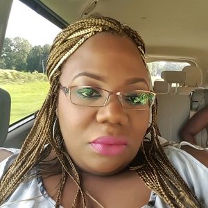 Meet your Posher, Lailla