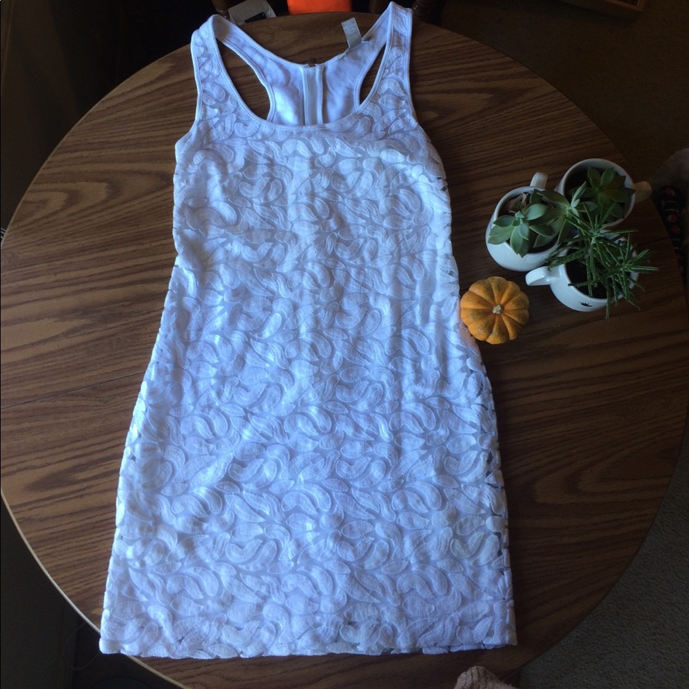 White Sleeveless Dress