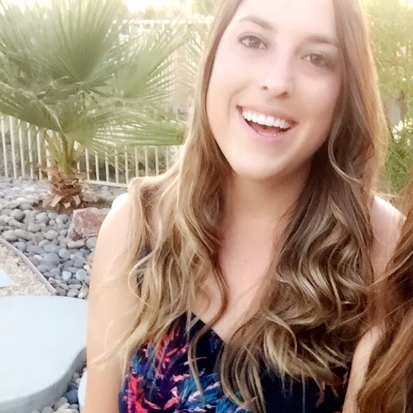 Meet your Posher, Dani - Picture 1 of 1