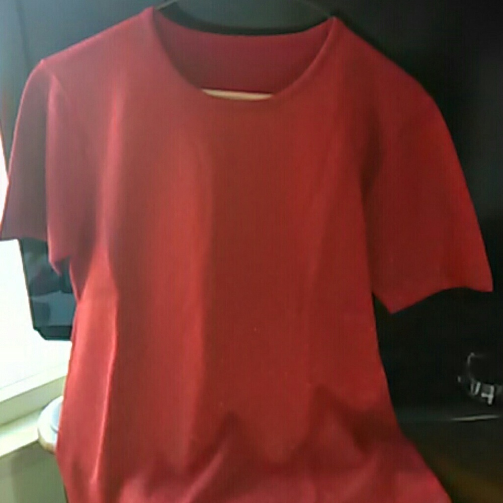 Red short sleeve metallic shirt