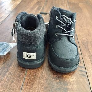 NWT Unisex UGG Toddler Boots
