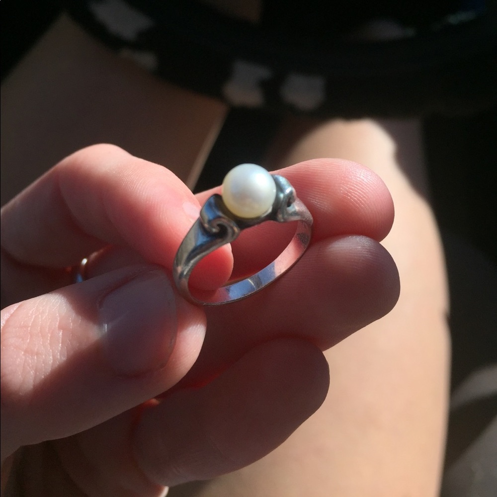 James Avery Pearl Scroll Ring